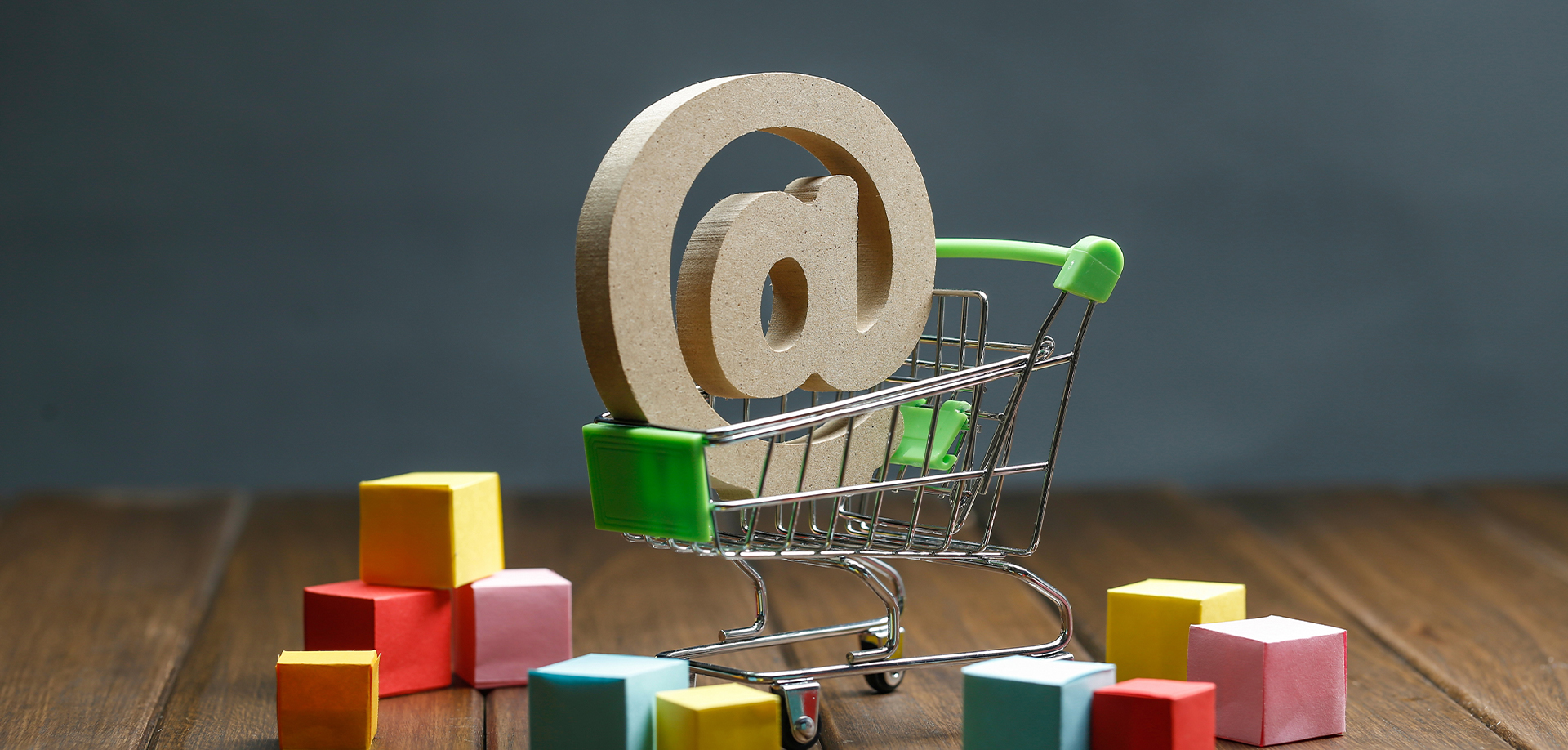 online satış stratejisi için çok kanallı pazarlama şeması